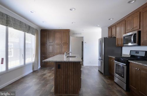 19 Edgewater Dr, Magnolia, DE 19962-9706