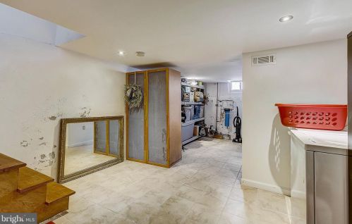 1820 Manton St, Philadelphia PA  19146-2923 exterior