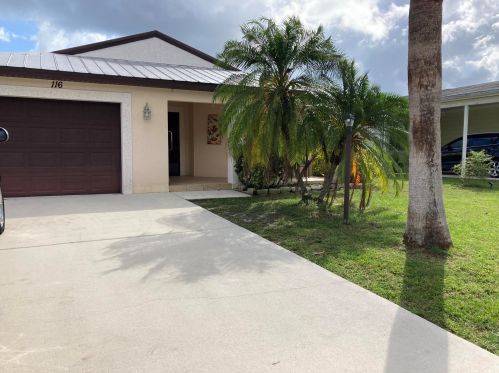 116 Camino Del Rio, Fort Pierce FL  34952-2375 exterior