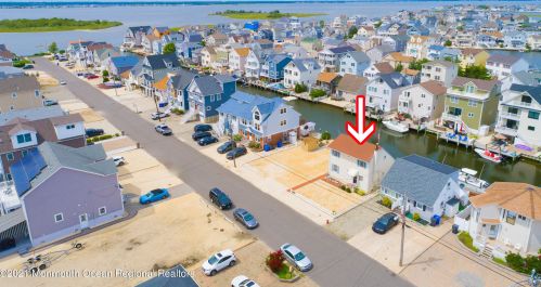 410 Eisenhower Ave, Pelican Island, NJ 08751-1625