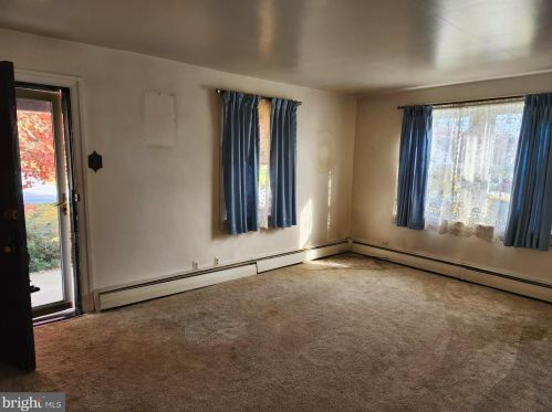 3706 Humpton Rd, Downingtown PA  19335-2126 exterior