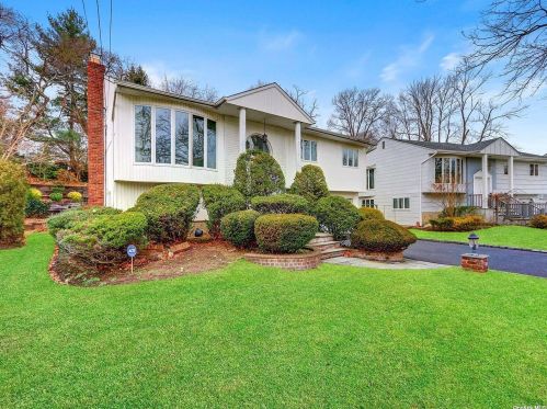 11 Dunhill Rd, New Hyde Park, NY 11040-2216