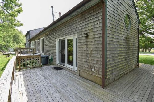 38 Noble St, South Kingstown RI  02882-3941 exterior