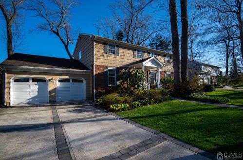 40 Yorktown Rd, East Brunswick, NJ 08816-3325
