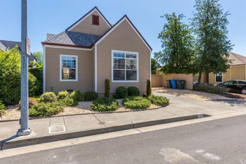 2322 Mikayla Dr, Santa Rosa, CA 95403-1840