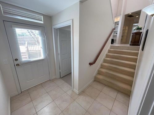 3304 Silver Oak Ln, Vista CA  92084-6614 exterior