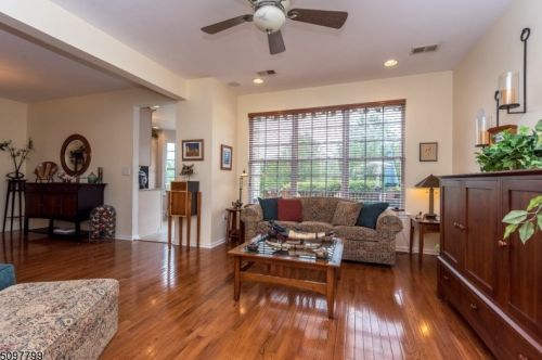 30 Surrey Ln, Flemington NJ  08822-1588 exterior