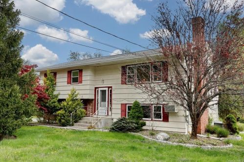 173 Ridge Rd, Valley Cottage, NY 10989-2353