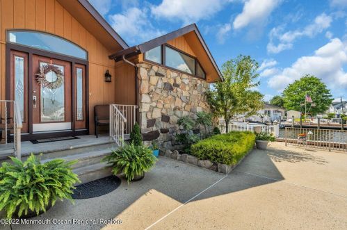 10 Club House Rd, Bricktown, NJ 08723-6711