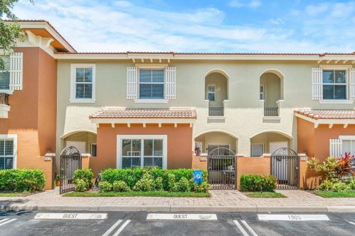 255 Lake Monterey Cir, Boynton Beach, FL 33426-8443