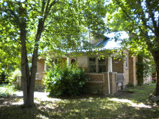 951 Main St, Byrdstown, TN 38549-2451