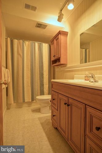 301 Cynthia Ct, Princeton NJ  08540-9550 exterior