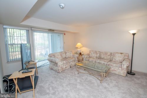 344 Independence Dr, Southampton PA  18966-2729 exterior