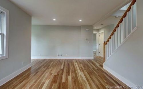 242 Meadowside Rd, Milford CT  06460-4528 exterior