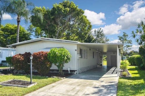 82 Le Mans Dr, Naples, FL 34112-9126