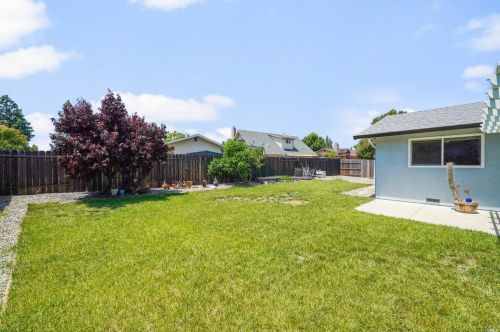 104 Clark Way, Vacaville CA  95687-6407 exterior