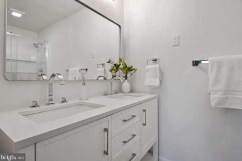 6027 Meade Ct, Harrisburg PA  17112-8546 exterior