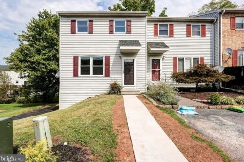 42 Persian Lilac Dr, Etters, PA 17319-9310