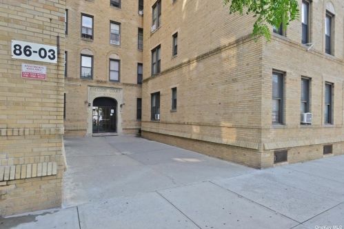 86-03 102nd St, Jamaica, NY 11418