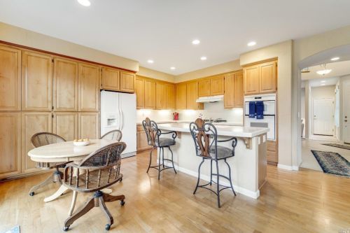 1409 Birdie Dr, Windsor CA  95492-8717 exterior