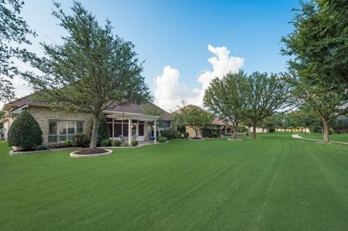 8817 Crestview Dr, Denton TX  76207-8601 exterior