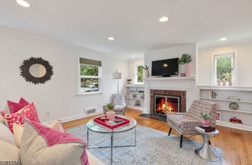 1391 Wood Valley Rd, Mountainside, NJ 07092-1848