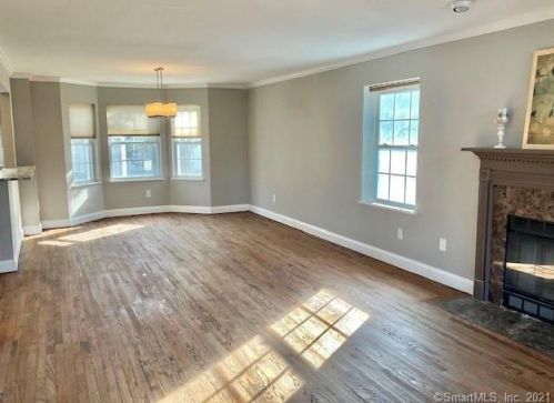168 Colonial Rd, Stamford, CT 06906-1623