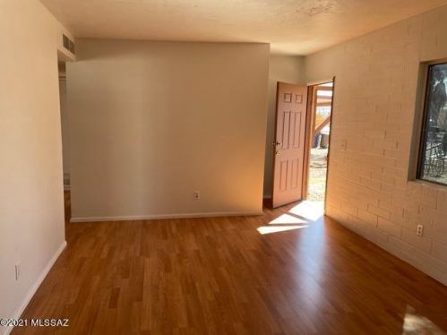 3639 Ellington Pl, Tucson, AZ 85713-4217