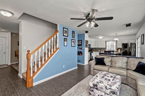 1015 Woodridge Dr, Canonsburg, PA 15317-2467