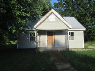 994 Elm St, Eagleville, TN 37060-4711