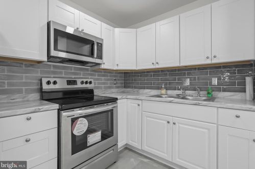 924 Bellows Ave, Fredericksburg VA  22405-1210 exterior