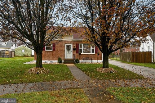 6 Harvey Pl, Wilmington, DE 19805-2001