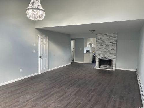 8 Harmony Ln, Westbury NY  11590-6517 exterior