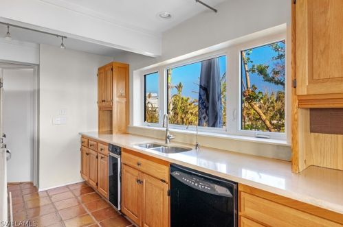 1320 Seaspray Ln, Sanibel FL  33957-2619 exterior