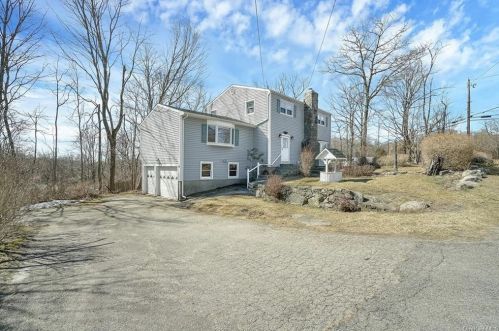 44 Ipswich Rd, Patterson, NY 12563-2013