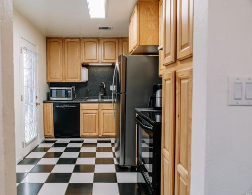 233 Monte Vista Ave, Vacaville CA  95688-3842 exterior