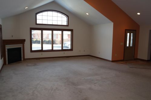 1082 Damon Dr, Washington Ch, OH 43160-2474