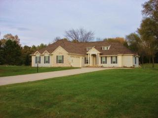 508 Glen Erin Dr, Hartford, WI 53027-9793