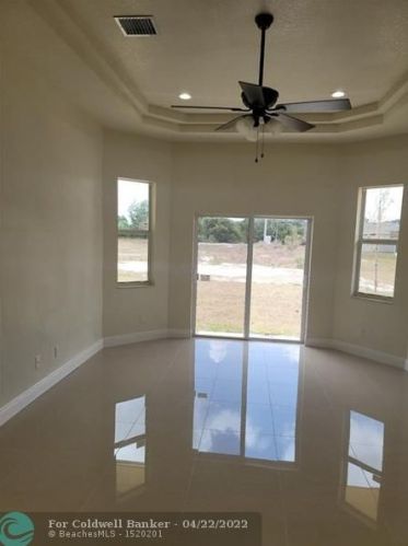 374 Fig Ave, Fort Pierce, FL 34953-4055