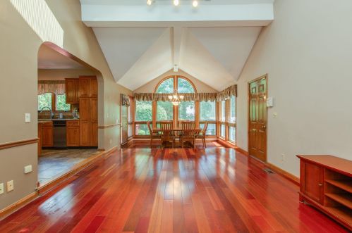 6 Birch Hill Rd, Salem NH  03079-3473 exterior