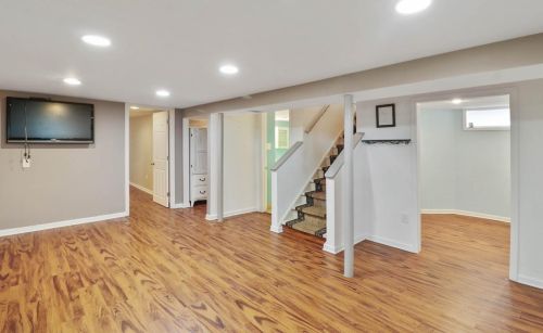 225 Delaware St, Hobart IN  46342-4110 exterior