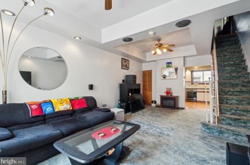 2126 Hicks St, Philadelphia, PA 19145-3913