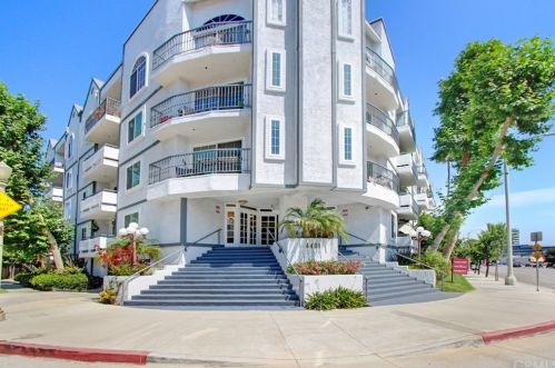 4401 Sepulveda Blvd, Van Nuys CA 91403-3900 exterior