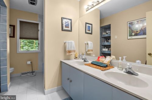 402 Ramsey Rd, Yardley PA 19067-4642 exterior