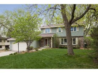 7233 Braemar Ln, Saint Paul, MN 55125-1696