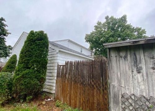 2075 Plainfield Pike, Providence, RI 02919-5704