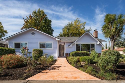 1711 Woodward Dr, Santa Rosa, CA 95405-7642