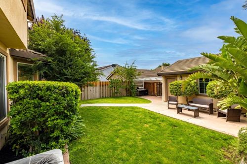 1125 Valley Glen Dr, Liberty Farms CA  95620-4835 exterior