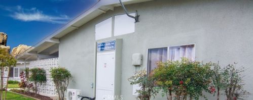 1462 Golden Rain Rd, Seal Beach, CA 90740-4893