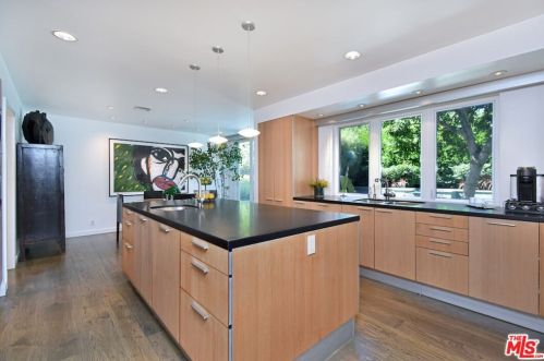 5037 Gaviota Ave, Van Nuys CA  91436-1427 exterior
